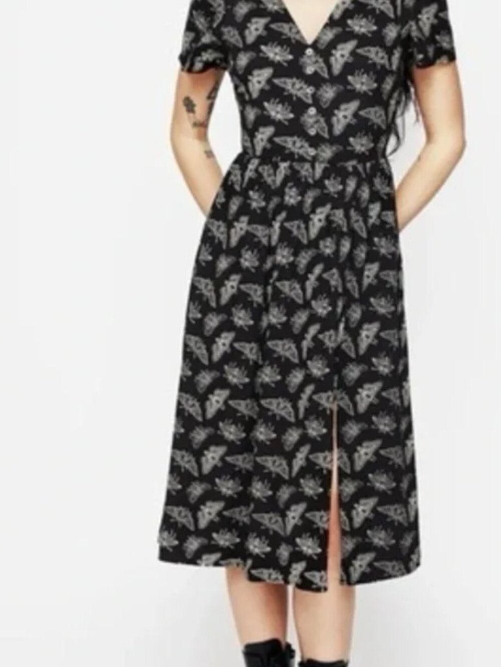 Disturbia Death Moth Dress - 10 - Picture 3 of 3